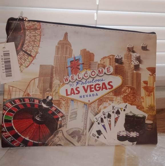 Makeup bag ๐๐ - Picture 3 of 6